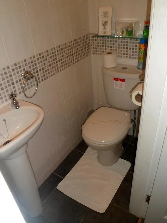 Cornerbrook Guest House Kingston upon Hull